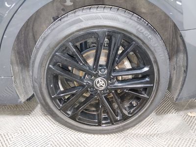 2025 Toyota Camry — photo 10 view