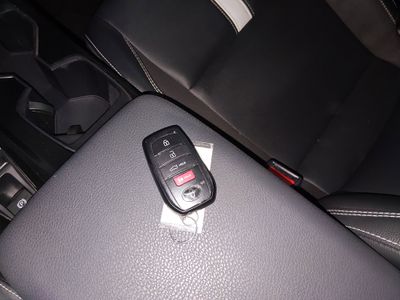 2025 Toyota Camry — photo 15 view