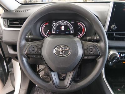 2024 Toyota RAV4 - Photo 12