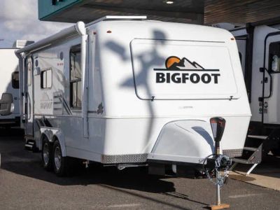 2026 Bigfoot RV 2500 SERIES 25B21FB — front three-quarter view