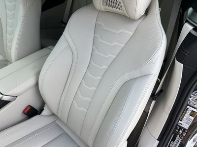 2026 BMW 8 Series — photo 18 view