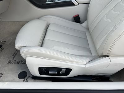 2026 BMW 8 Series — photo 17 view