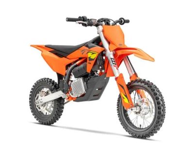 2027 KTM SX-E 5 — front three-quarter view