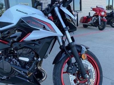2026 Kawasaki Z500 SE ABS — photo 11 view