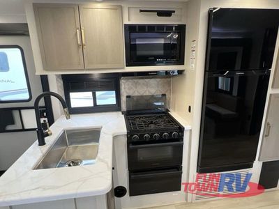2025 Forest River RV Wildwood Heritage Glen — photo 8 view