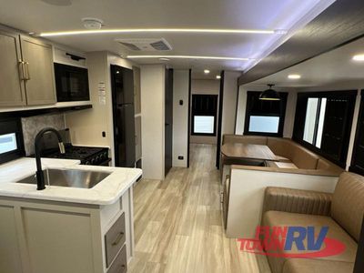 2025 Forest River RV Wildwood Heritage Glen — photo 7 view