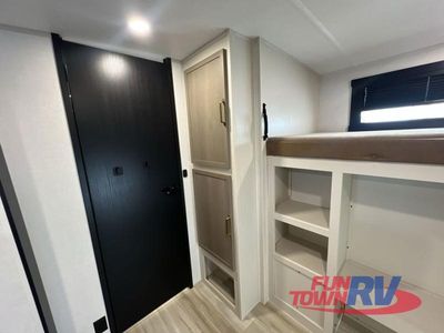 2025 Forest River RV Wildwood Heritage Glen — photo 39 view