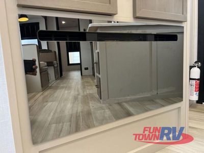 2025 Forest River RV Wildwood Heritage Glen — photo 36 view