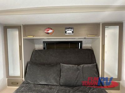 2025 Forest River RV Wildwood Heritage Glen — photo 18 view