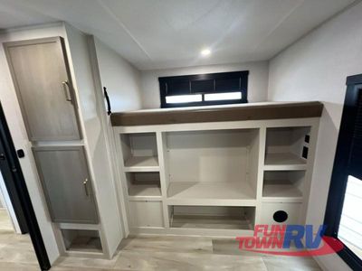 2025 Forest River RV Wildwood Heritage Glen — photo 37 view