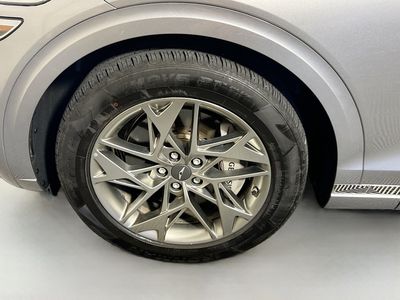 2025 Genesis GV70 — photo 11 view