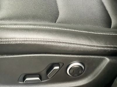 2025 Genesis GV70 — photo 13 view