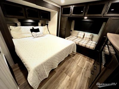 2026 Venture RV SportTrek Touring Edition — photo 8 view