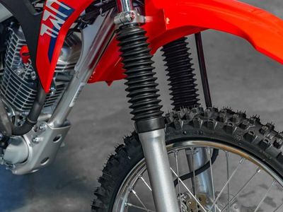 2026 Honda CRF125F - Photo 9