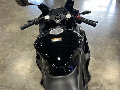 2026 Yamaha YZF-R3 - Photo 8