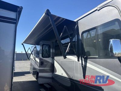 2025 Winnebago Vista - Photo 9