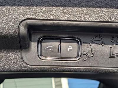 2023 Ford Explorer — photo 13 view