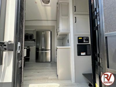 2026 Montana High Country 331RL - Photo 11