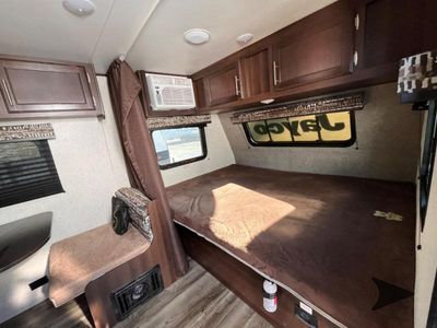2020 Jayco Jay Flight — photo 10 view