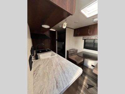 2020 Jayco Jay Flight — photo 9 view