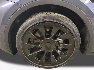 2023 Tesla Model Y — photo 11 view
