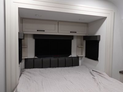 2026 Grand Design Momentum G-Class — photo 8 view