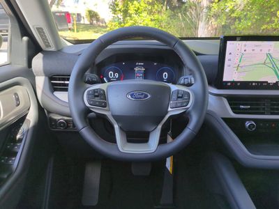 2026 Ford Explorer — photo 18 view