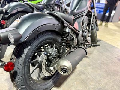 2025 Honda Rebel 300 — side profile view
