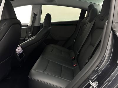 2025 Tesla Model 3 - Photo 20