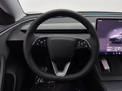 2025 Tesla Model 3 - Photo 23