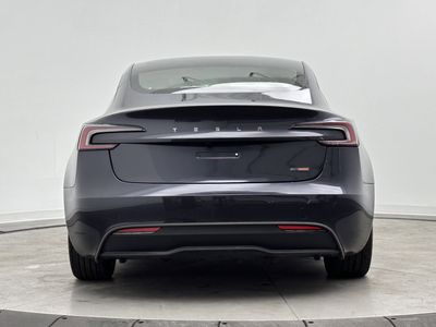 2025 Tesla Model 3 - Photo 6
