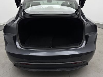 2025 Tesla Model 3 - Photo 27