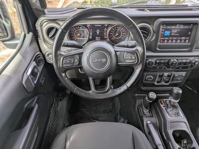 2021 Jeep Gladiator — photo 13 view