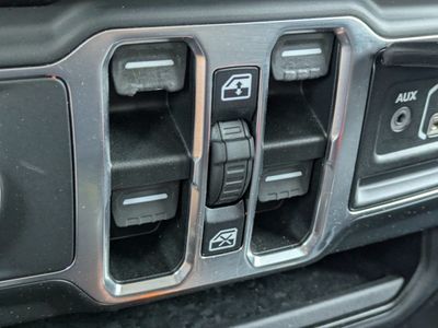 2021 Jeep Gladiator — photo 19 view