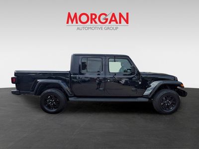 2021 Jeep Gladiator — side profile view