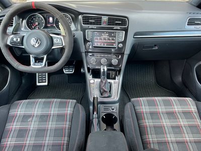2017 Volkswagen Golf GTI - Photo 3