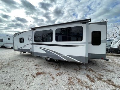 2018 Highland Ridge Open Range Light — engine compartment view