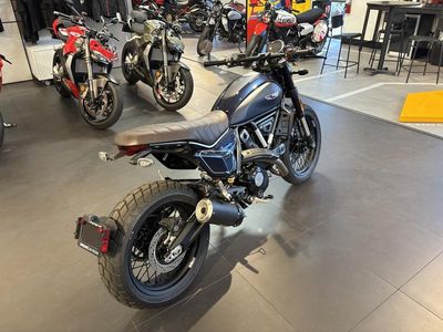 2025 Ducati Scrambler Nightshift — detail view