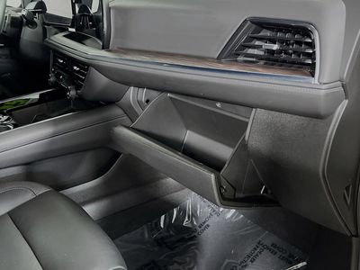 2025 Chevrolet Suburban — photo 32 view