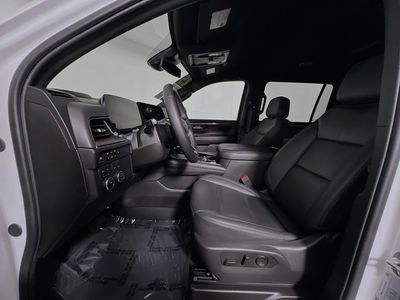 2025 Chevrolet Suburban — photo 12 view