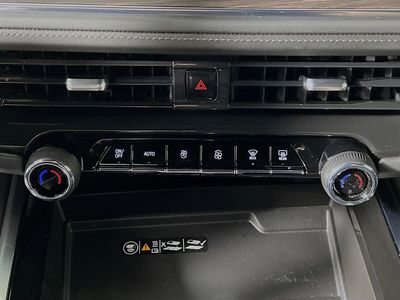 2025 Chevrolet Suburban — photo 23 view