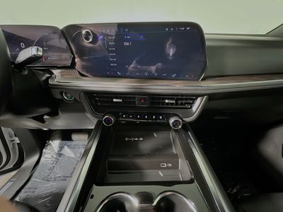 2025 Chevrolet Suburban — photo 22 view