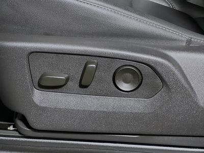 2025 Chevrolet Suburban — photo 13 view