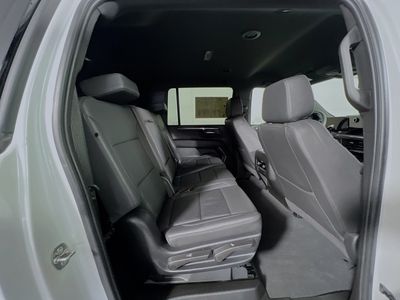 2025 Chevrolet Suburban — photo 30 view
