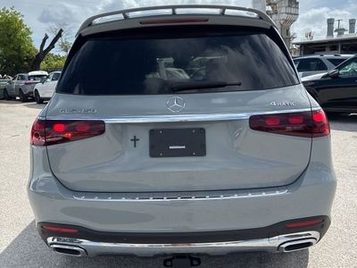 2025 Mercedes-Benz GLS — photo 8 view