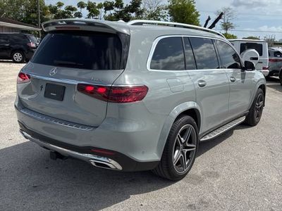 2025 Mercedes-Benz GLS — photo 9 view