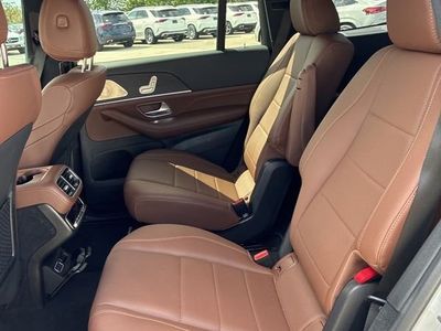 2025 Mercedes-Benz GLS — photo 18 view