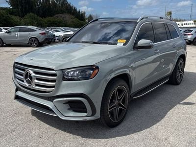 2025 Mercedes-Benz GLS — detail view