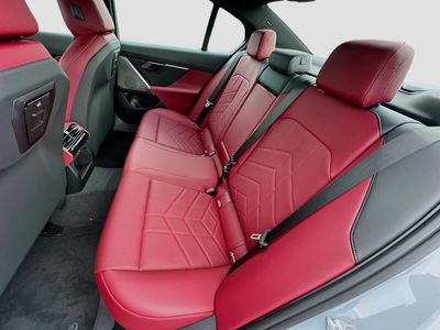 2026 BMW i5 - Photo 20