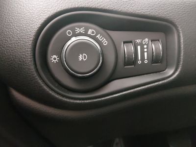 2022 Jeep Renegade - Photo 13